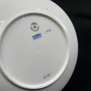 Royal Copenhagen Christmas plate 1916 with german text