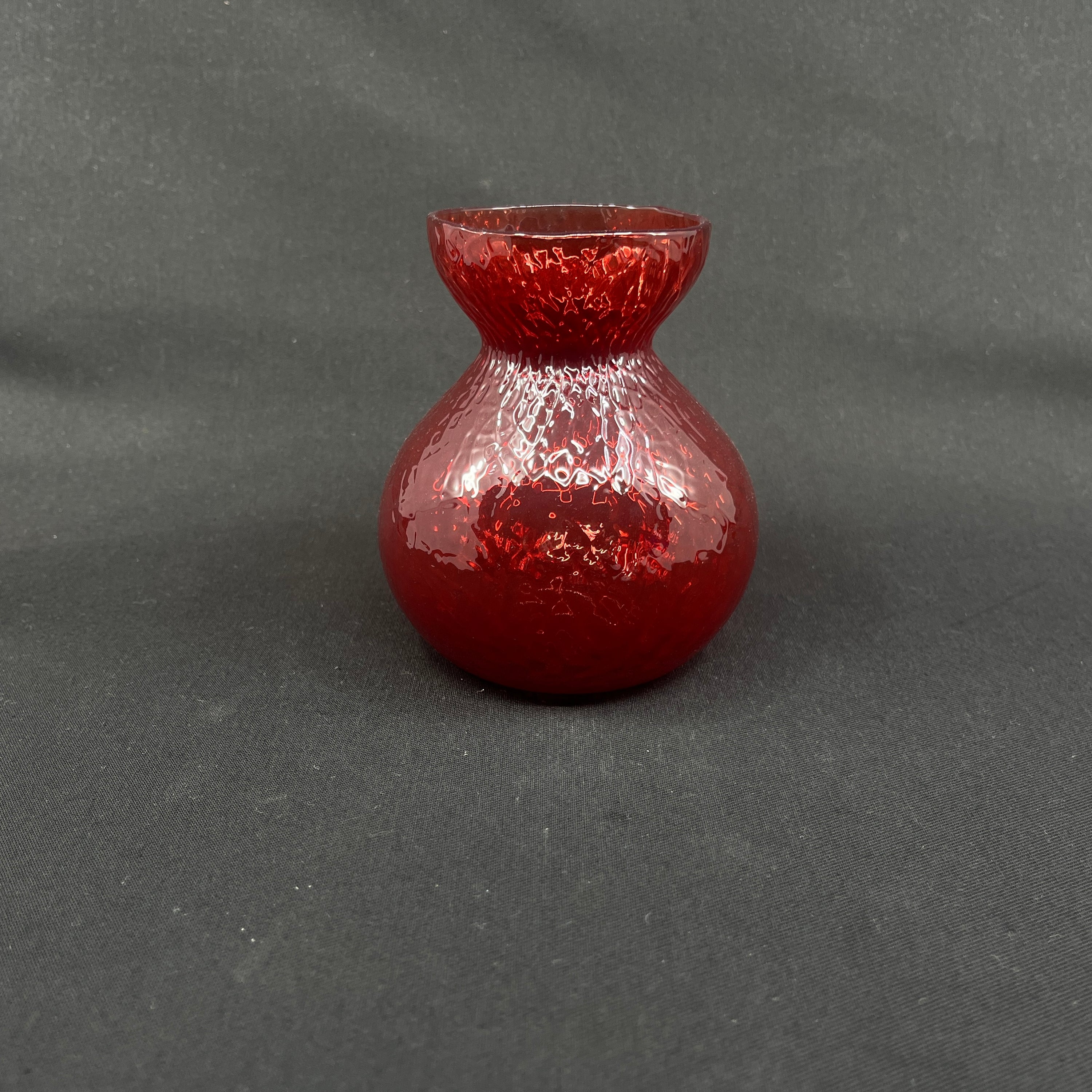 Hindbær rødt hyacintglas fra Fyens Glasværk.