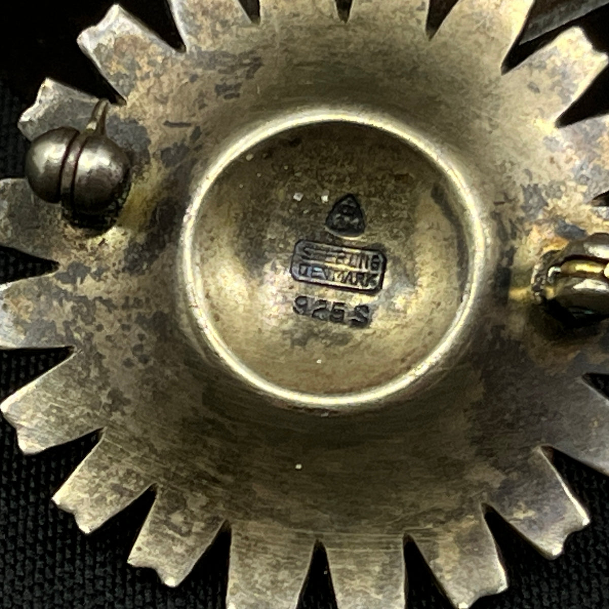 Hvid Anton Michelsen marguerite broche - 3,2 cm.