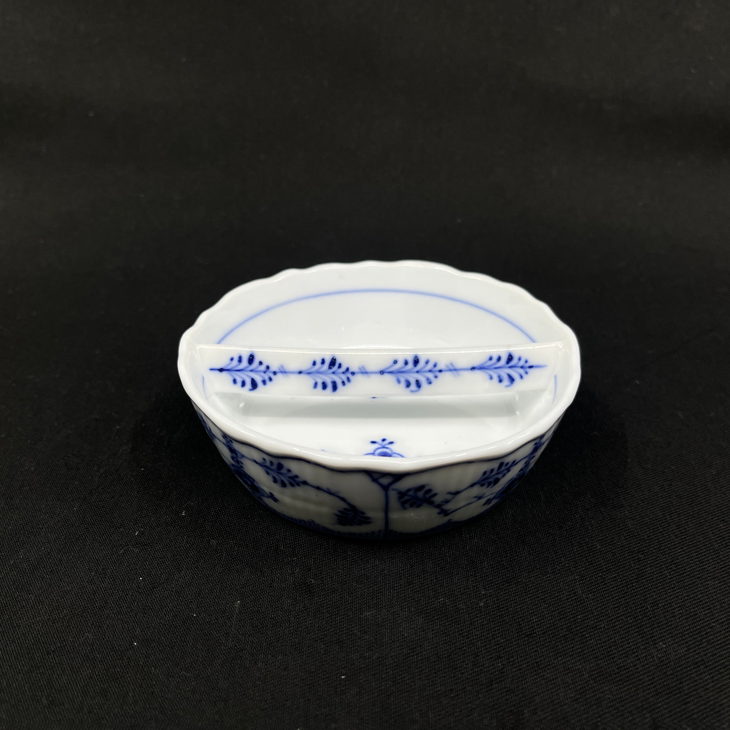 Musselmalet Riflet askebæger til cigarer