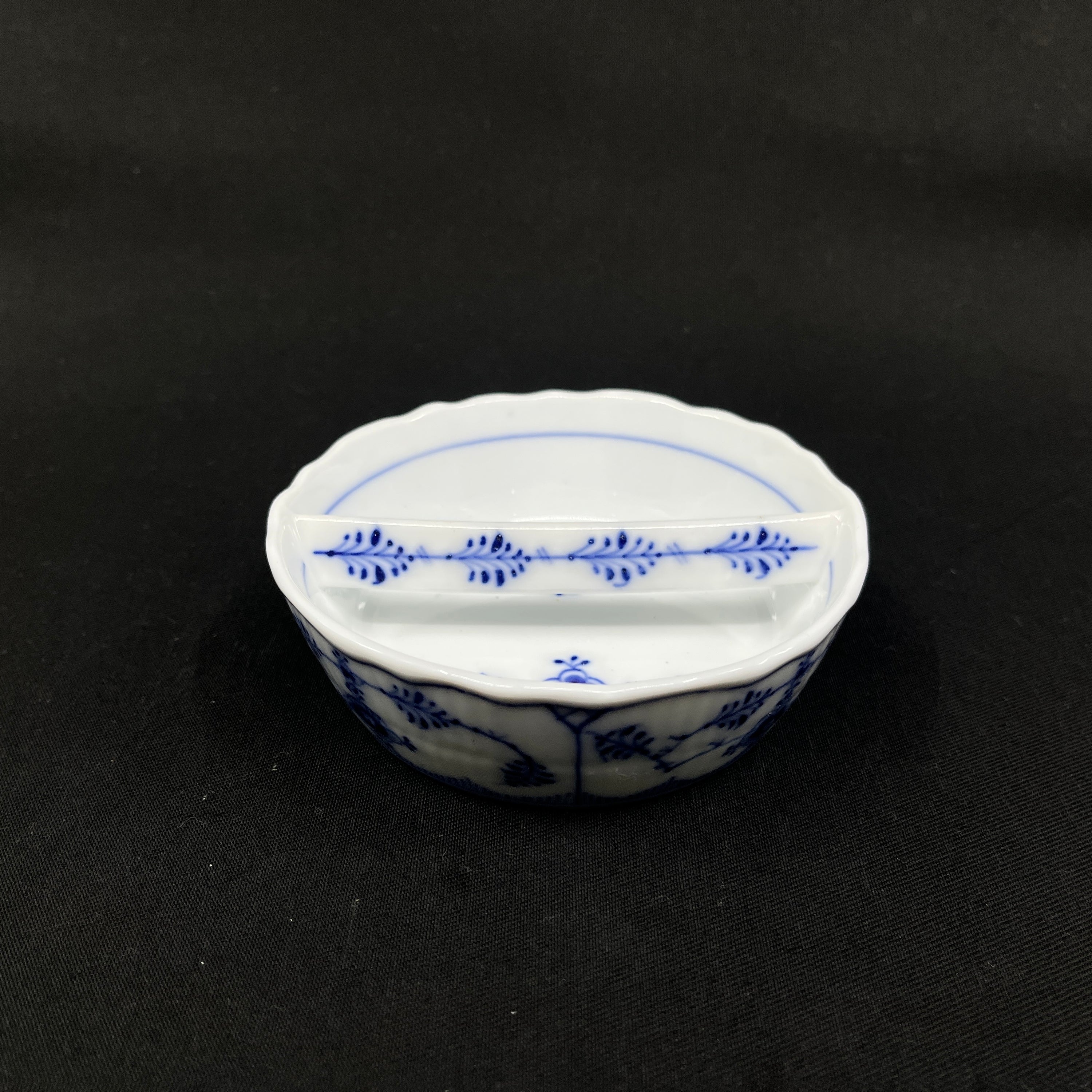 Musselmalet Riflet askebæger til cigarer