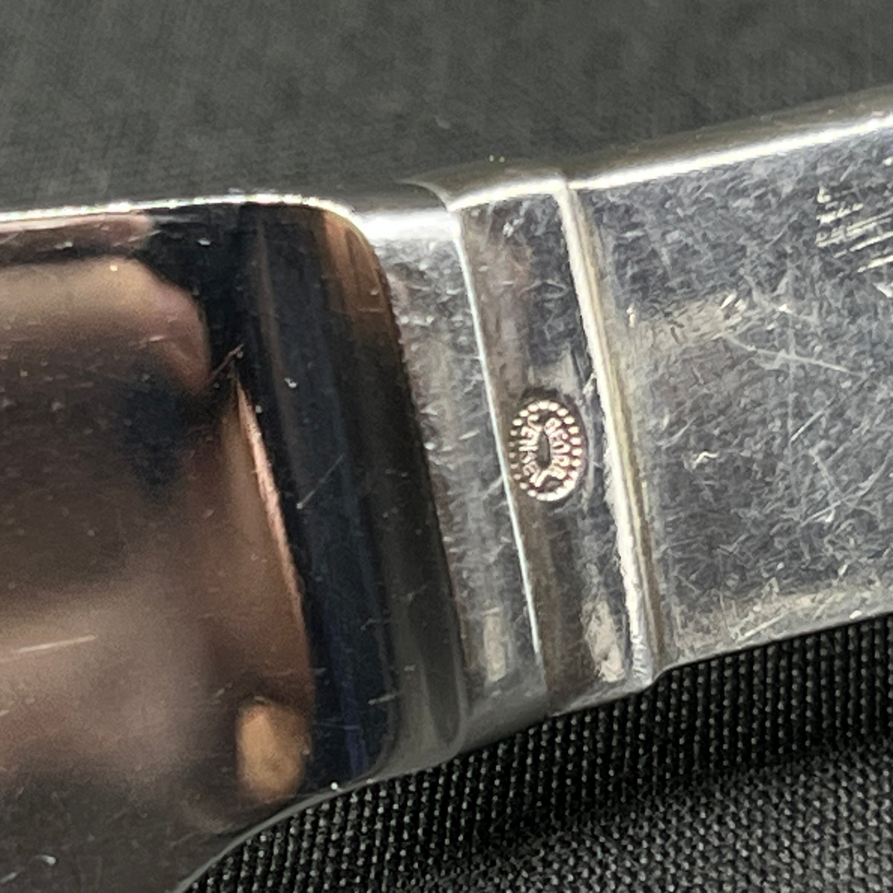 Pyramidenförmiges Kuchenmesser, breite Klinge