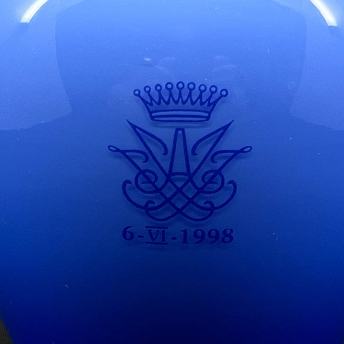 Vase med monogram af prinsesse Alexandra af Sayn-Wittgenstein-Berleburg