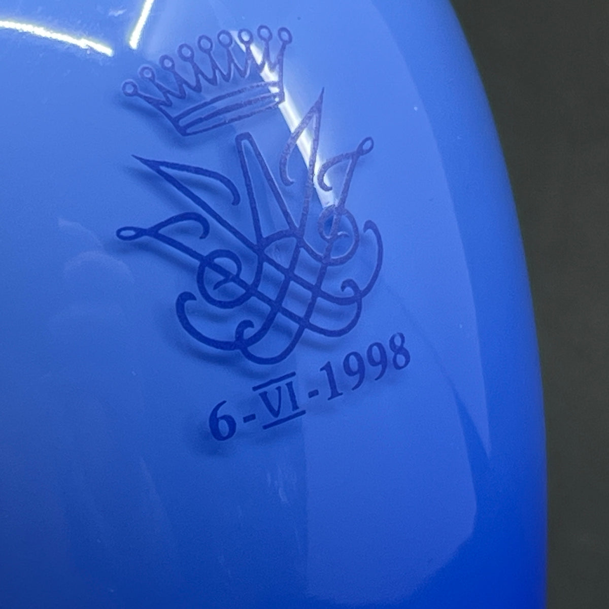 Vase med monogram af prinsesse Alexandra af Sayn-Wittgenstein-Berleburg