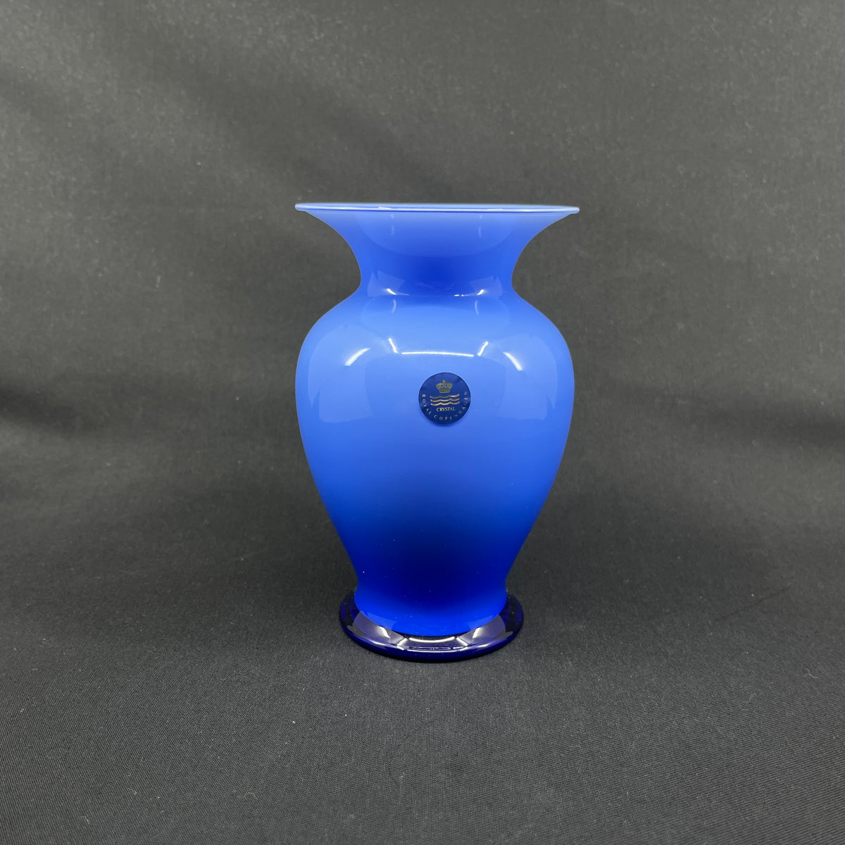 Vase med monogram af prinsesse Alexandra af Sayn-Wittgenstein-Berleburg