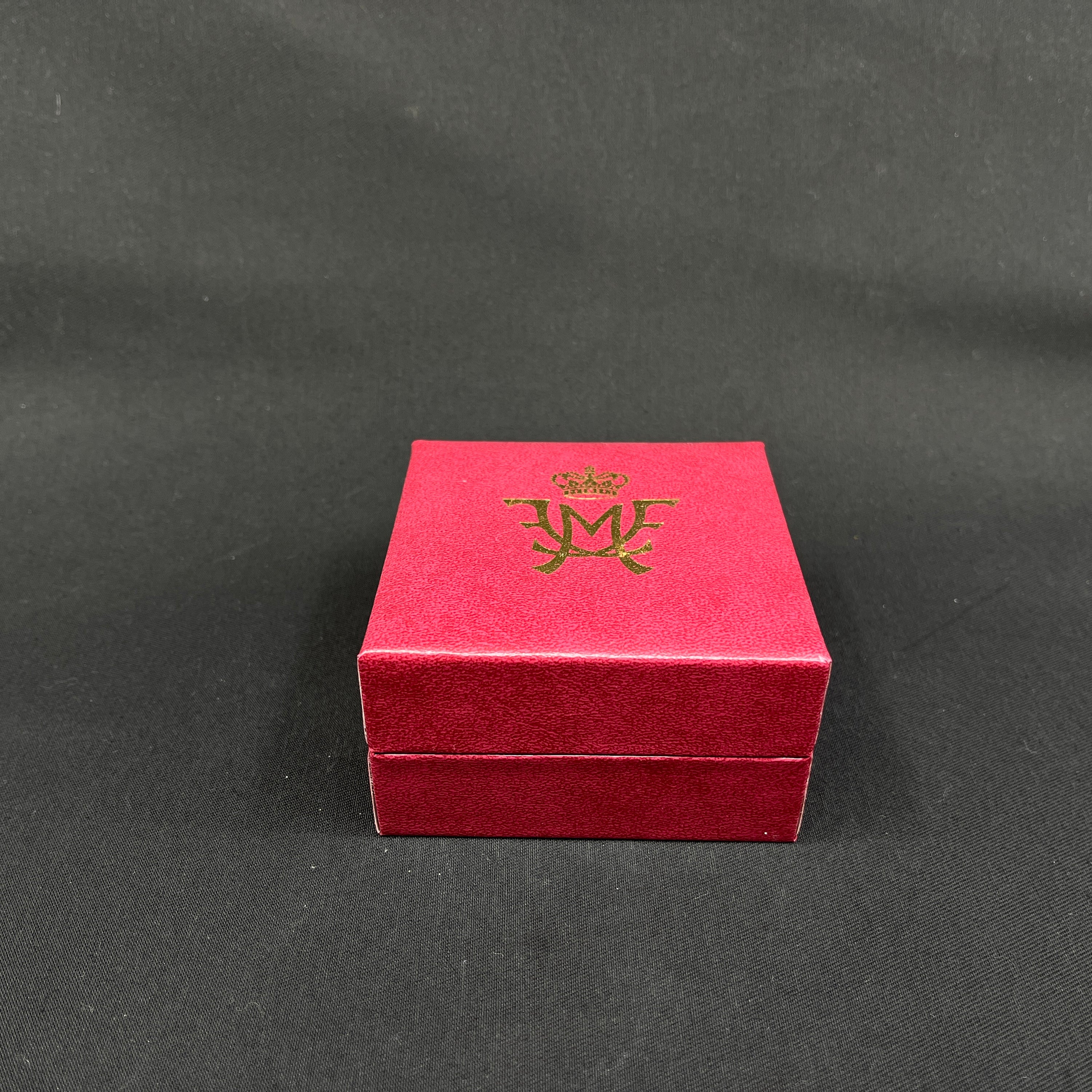 Hjerte fra Kronprinseparrets bryllup i 2004 i æske