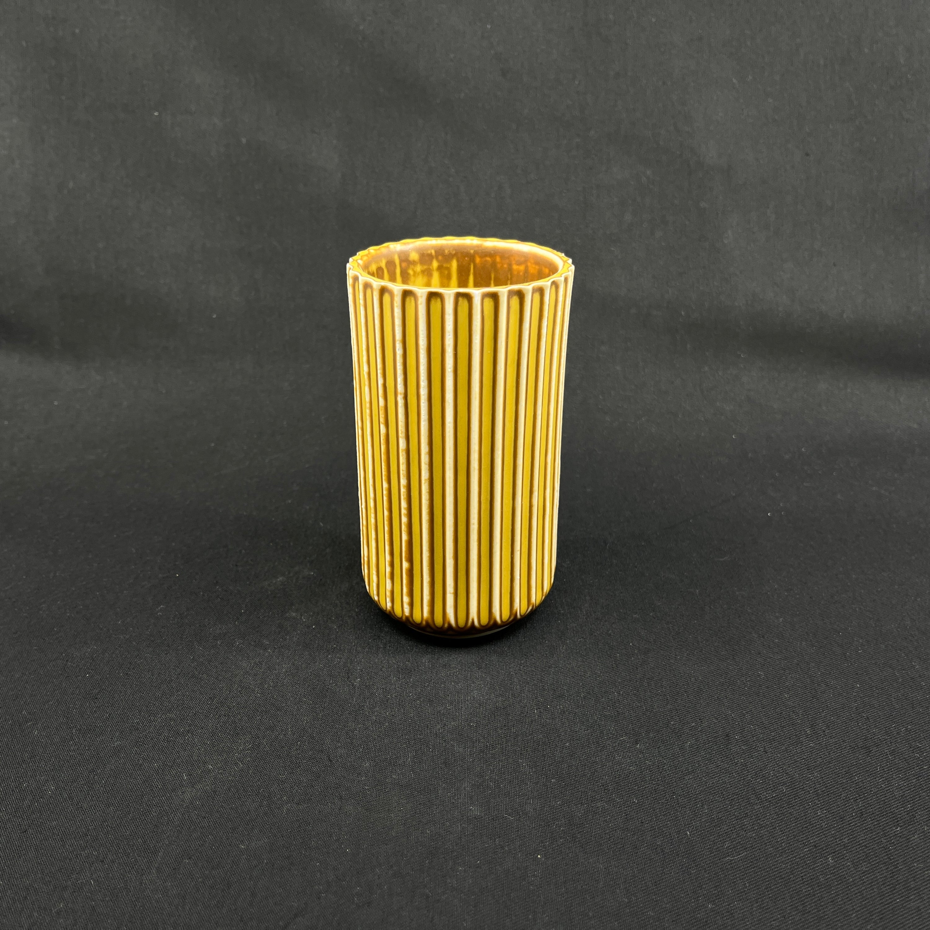 Gul "Lyngby vase", 12,5 cm.