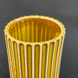 Gul "Lyngby vase", 12,5 cm.