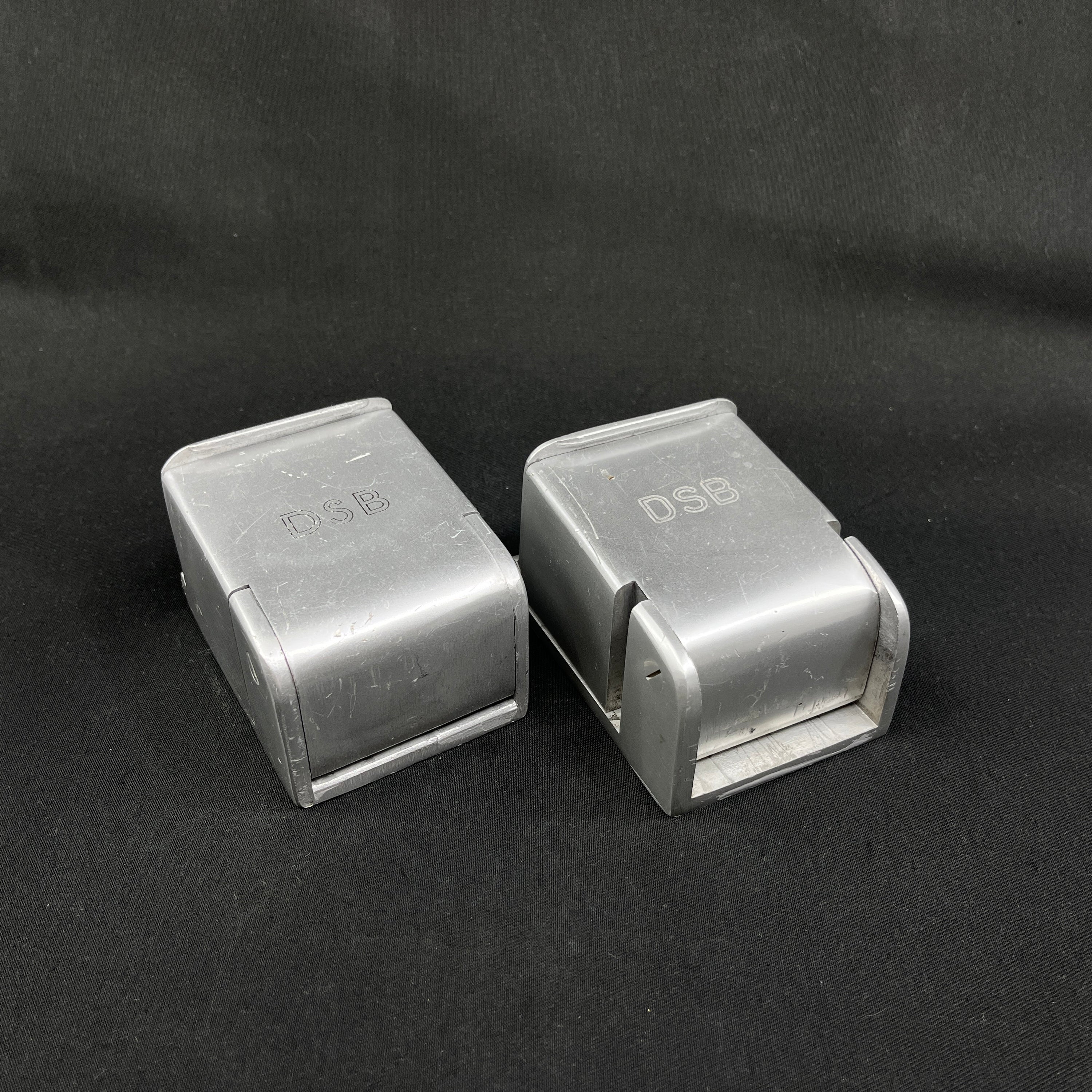 Væghængt DSB askebæger