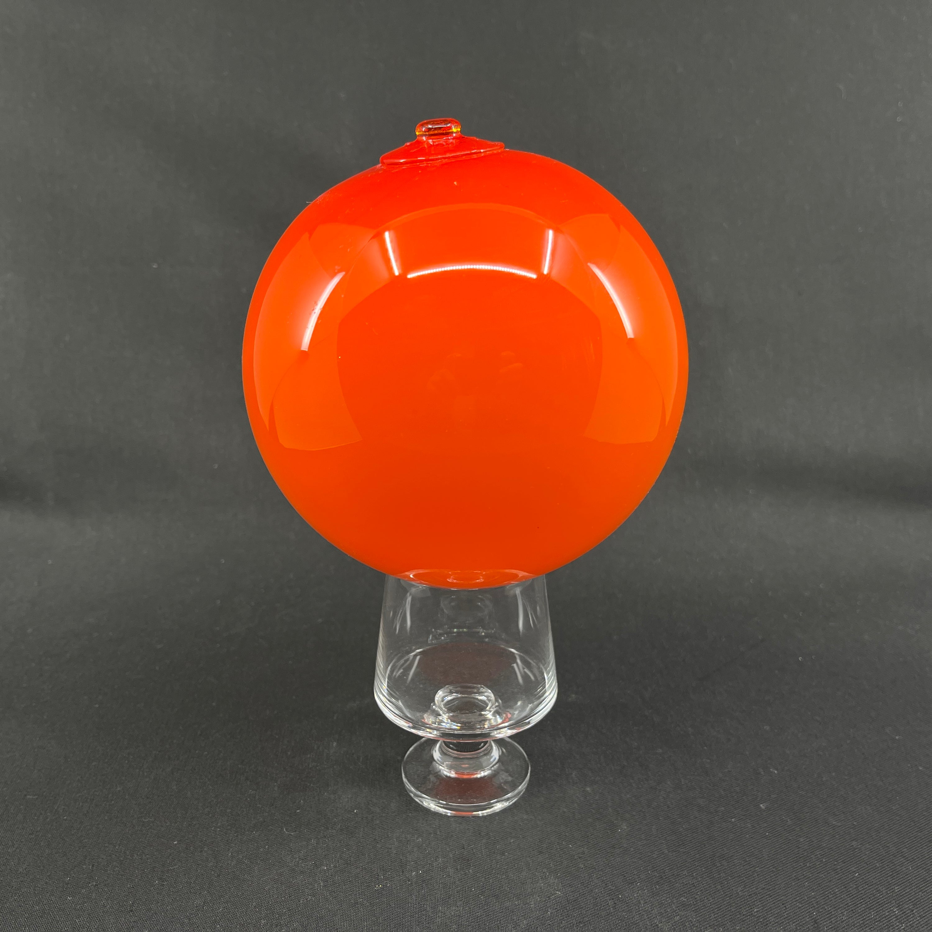 Stor rød dekorationskugle, 12,5 cm.