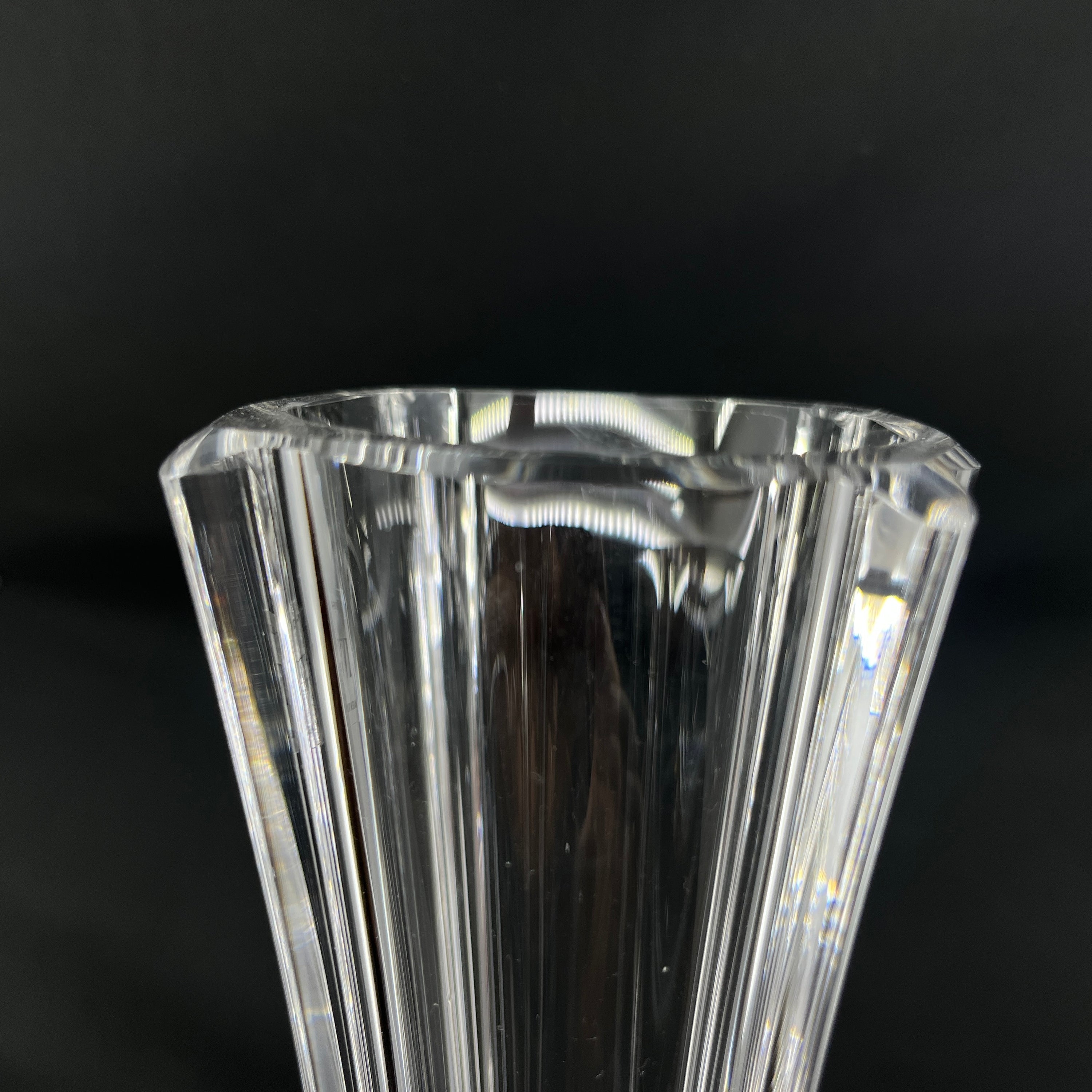 A tall lily vase, 49 cm.