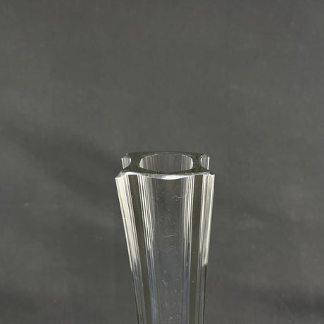 Slank kantet vase fra 1920'erne