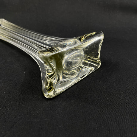 Slank kantet vase fra 1920'erne