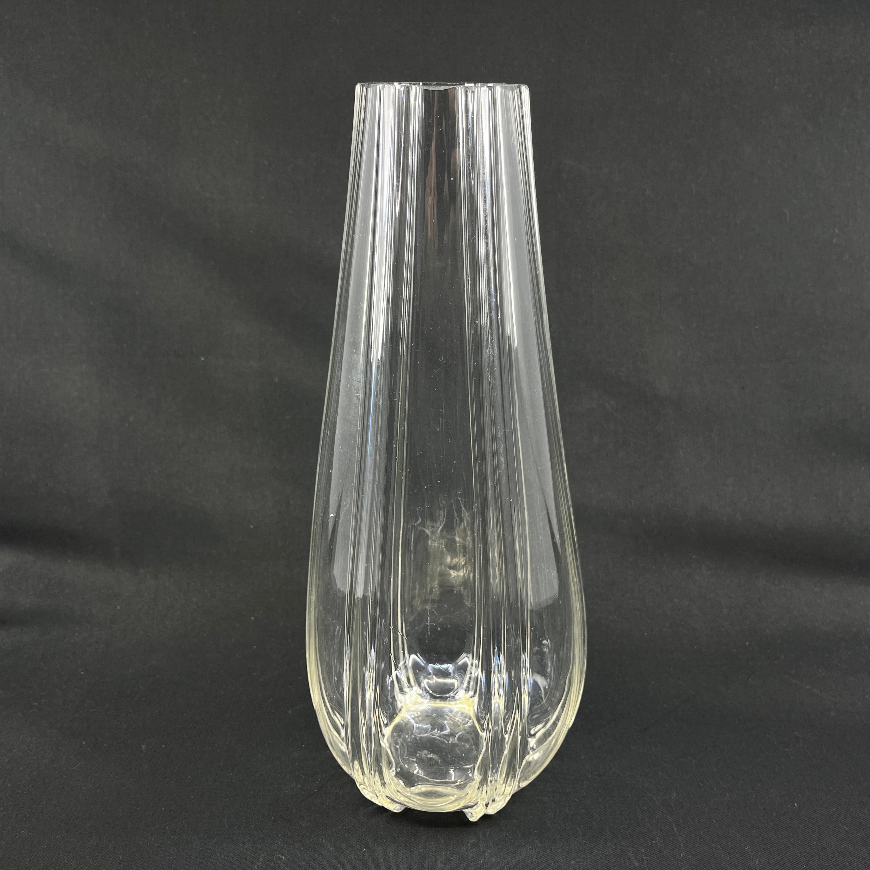 Fin dråbeformet vase fra 1920'erne