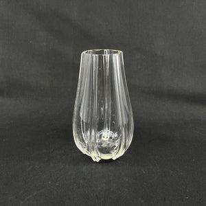 Fin dråbeformet vase fra 1920'erne, 16 cm.