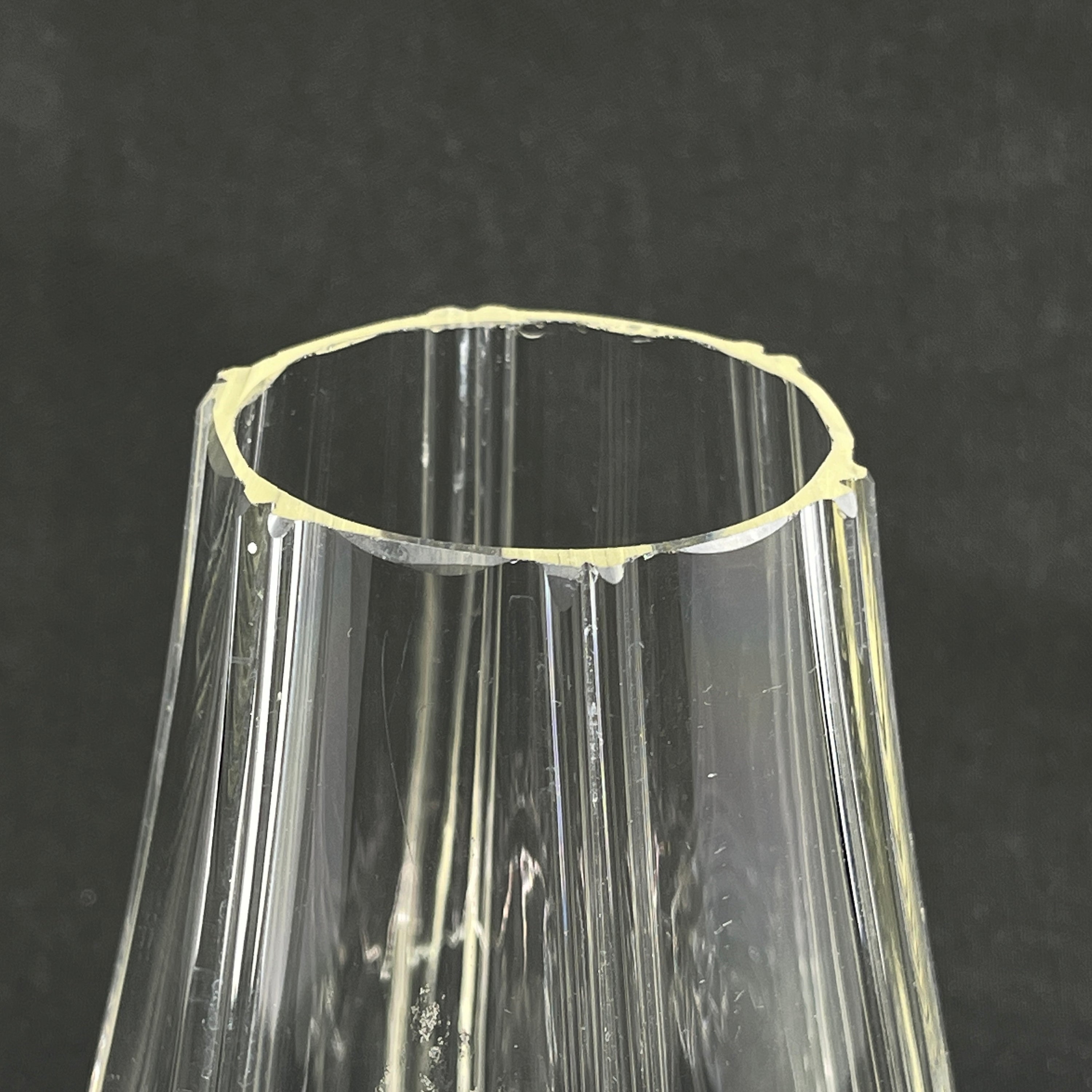 Fin dråbeformet vase fra 1920'erne, 16 cm.