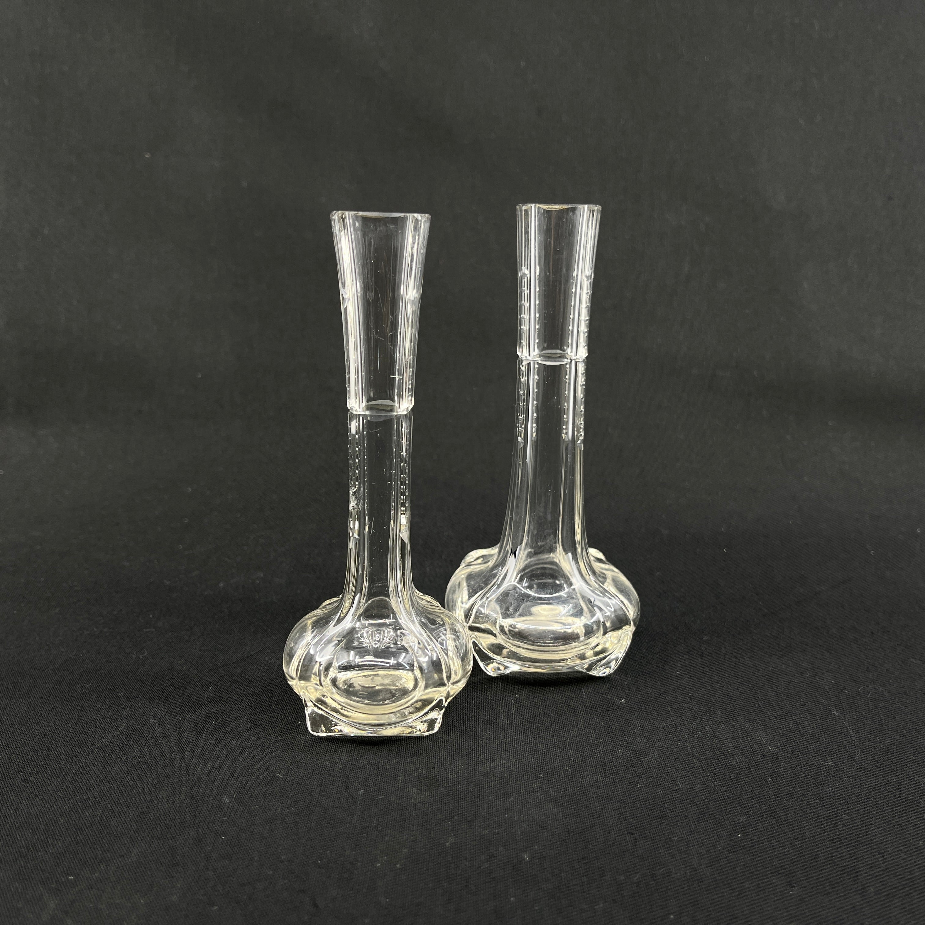 Et par små vaser fra 1920'erne, 12,5 cm.