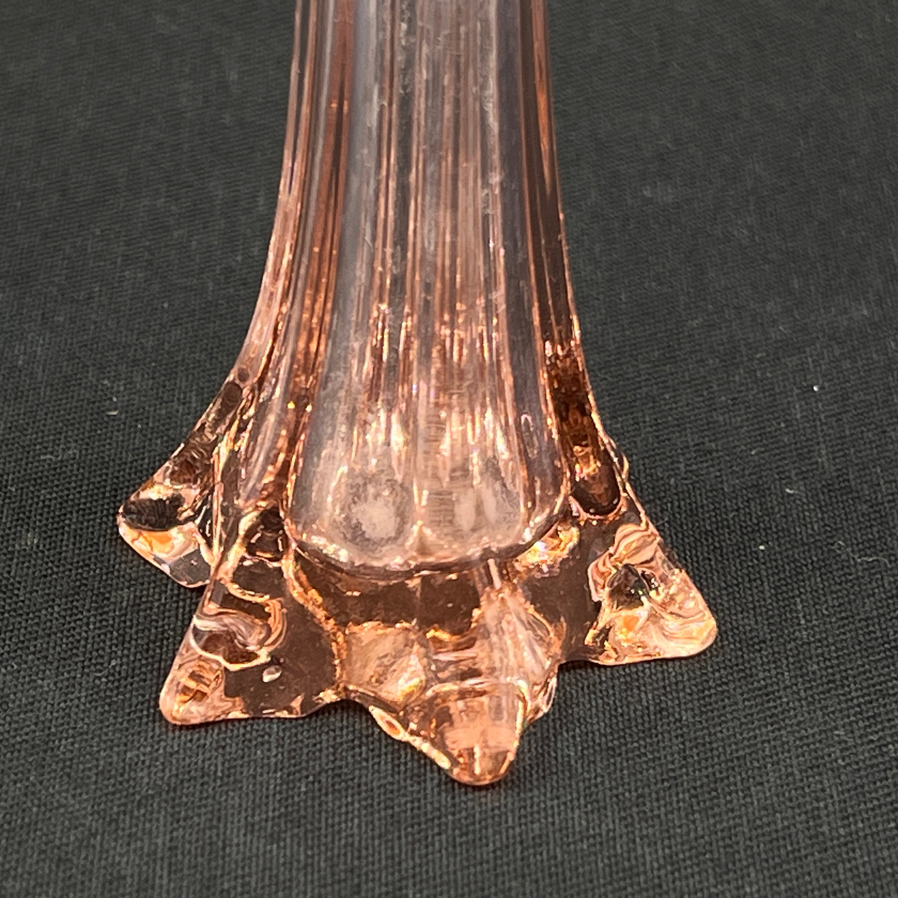 Lyserød lille vase fra 1920'erne