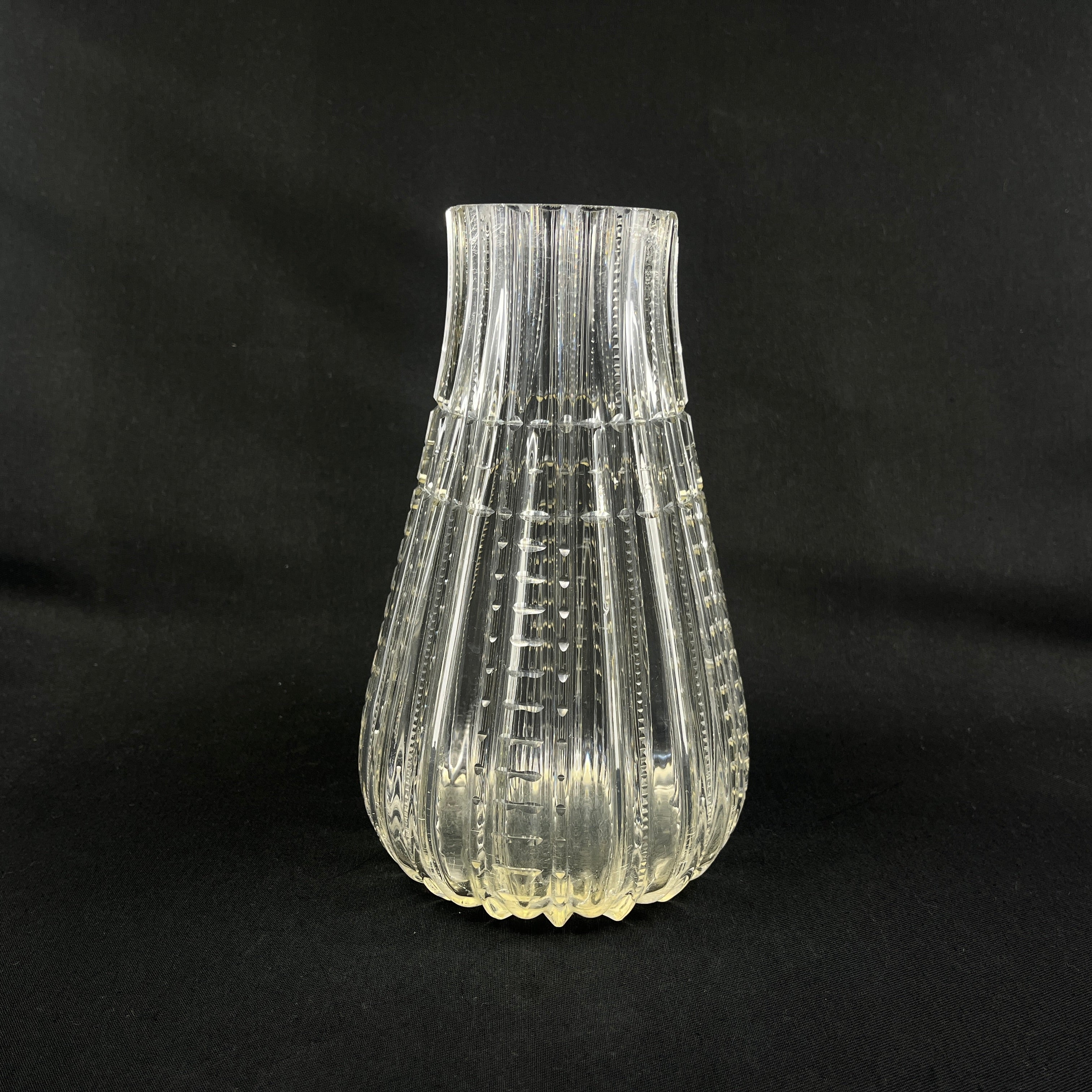 Flot tæt-sleben vase fra 1920'erne