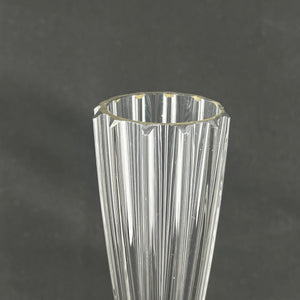Høj vase med fine slibninger, 25 cm.