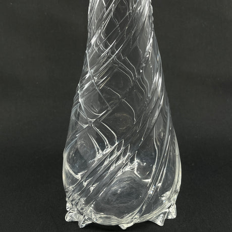 En snoet vase fra 1930'erne med slibninger