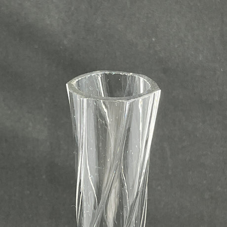 En snoet vase fra 1930'erne, 23 cm.
