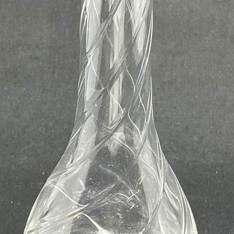 En snoet vase fra 1930'erne, 23 cm.