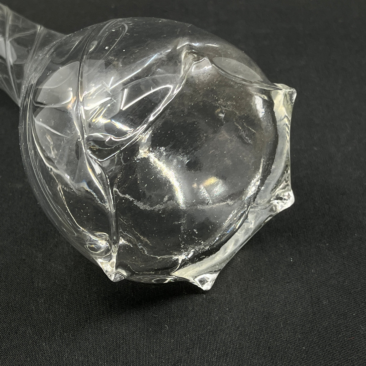 En snoet vase fra 1930'erne, 23 cm.