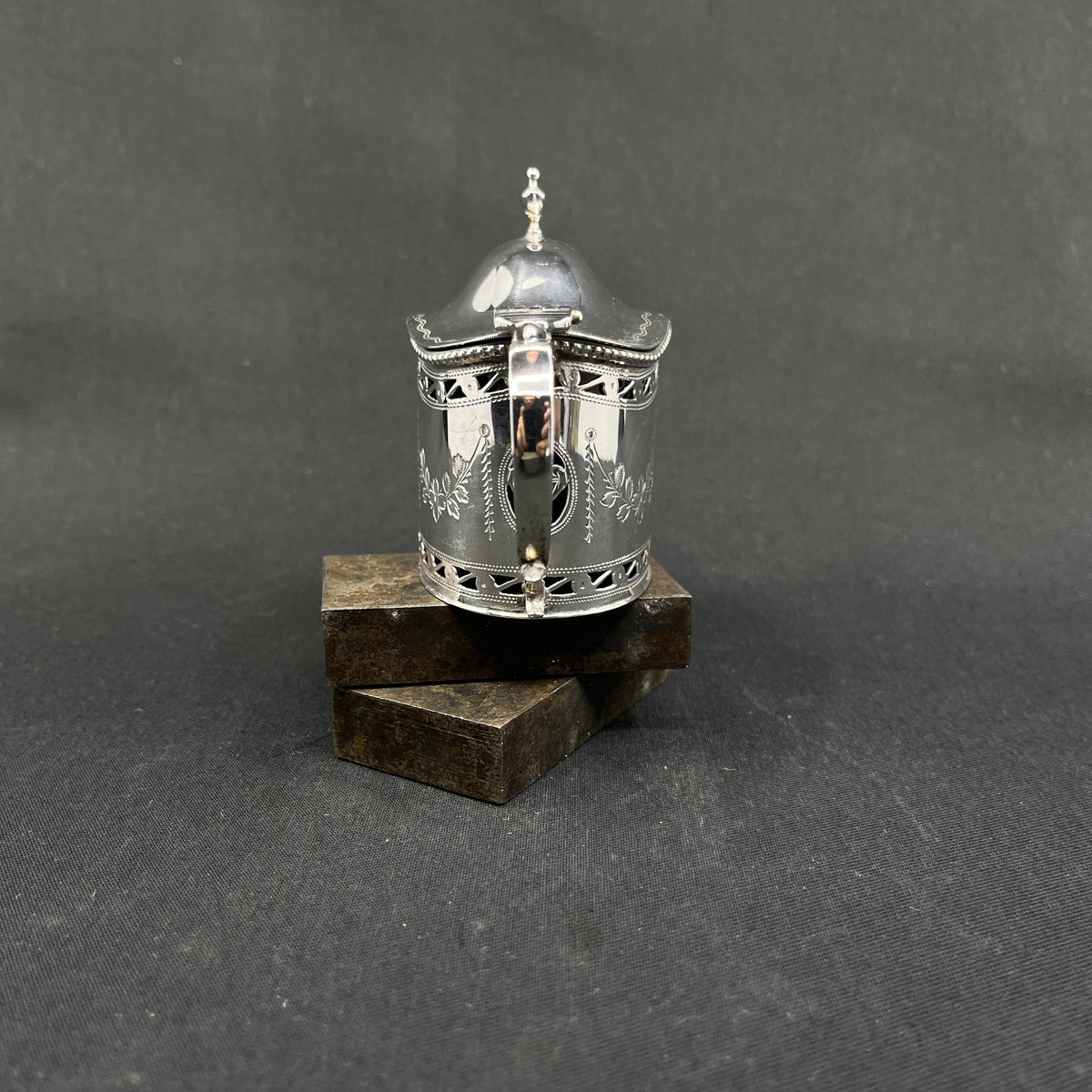 Silver mustard jar from 1929