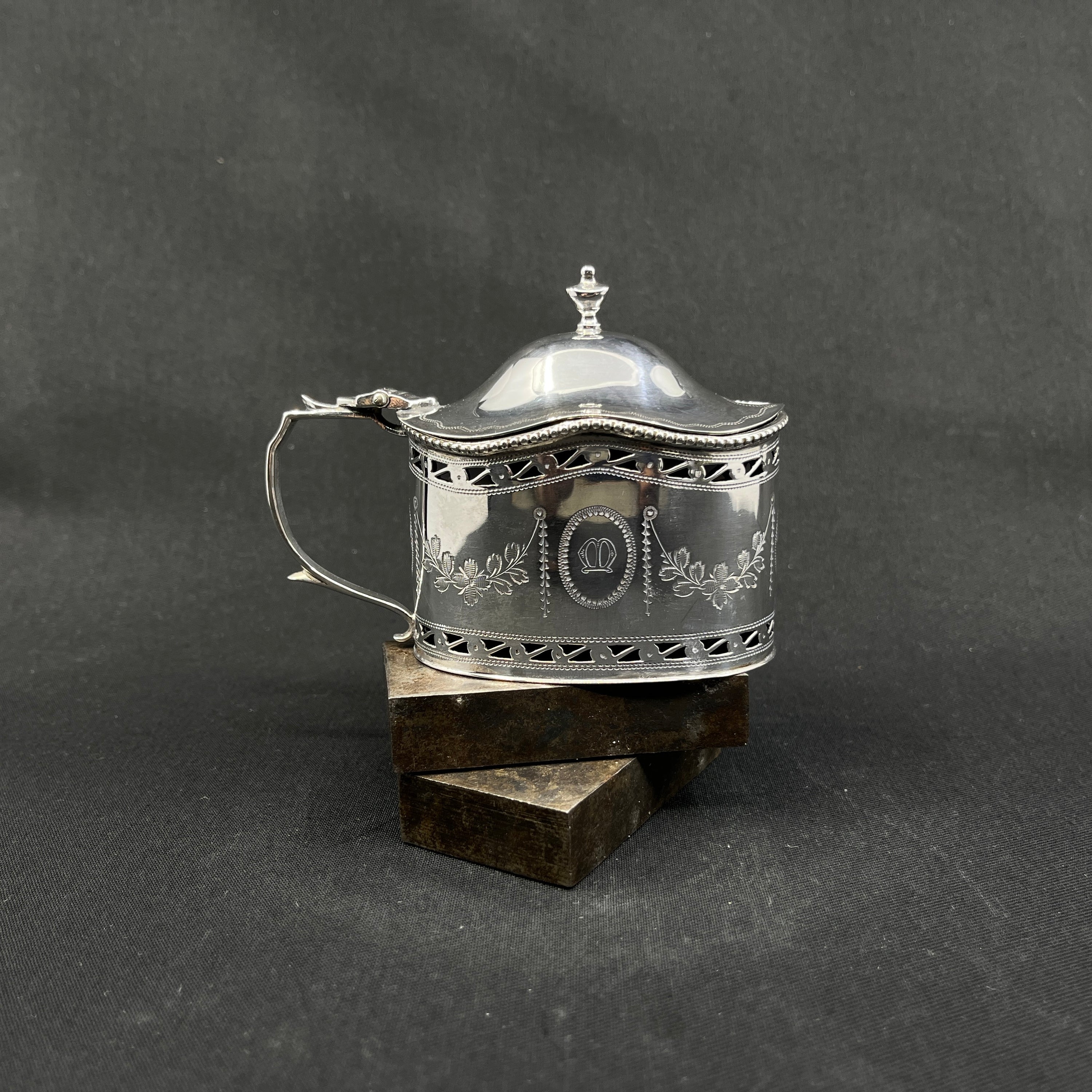 Sennepskrukke i sølv fra 1929