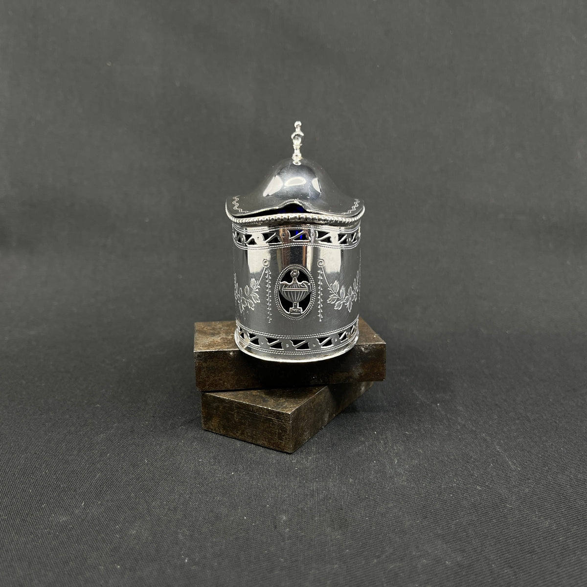 Silver mustard jar from 1929