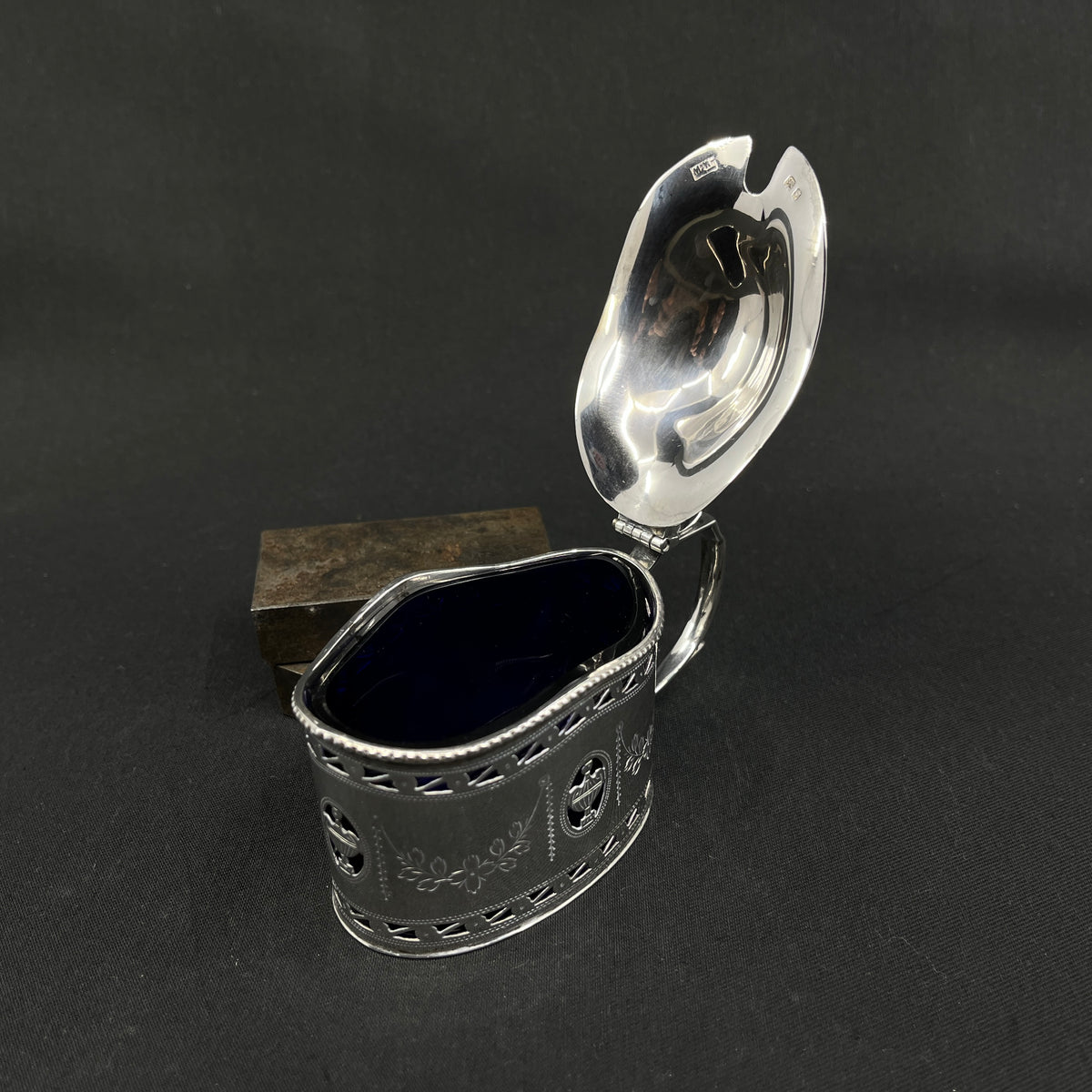Silver mustard jar from 1929
