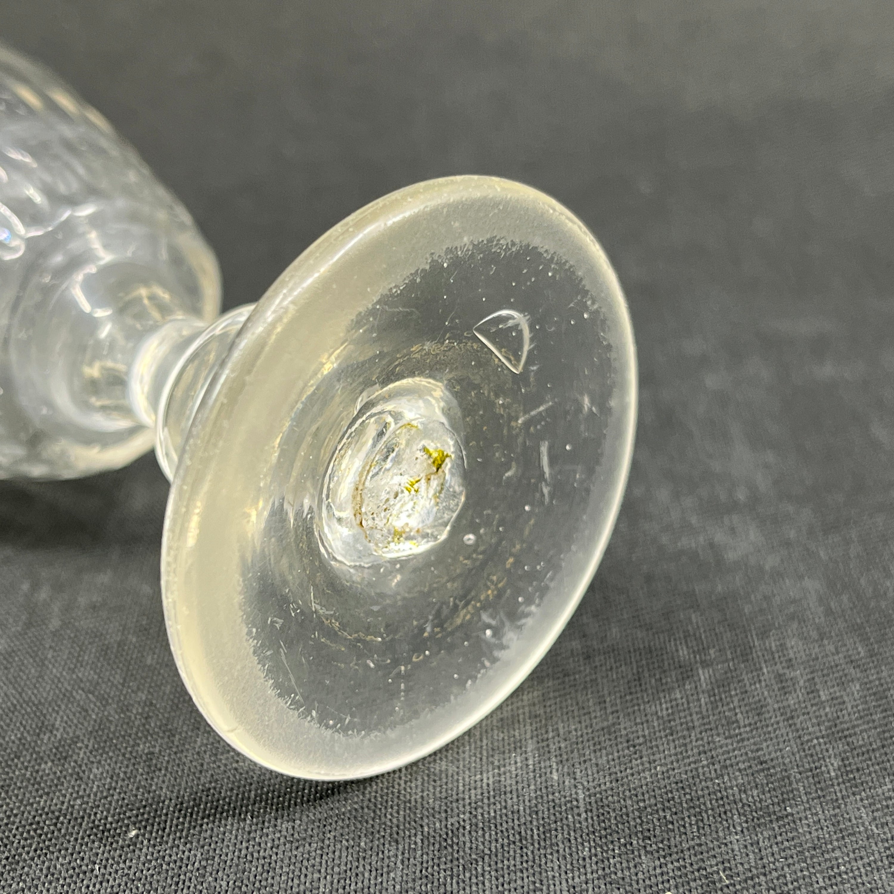 Fastblæst snapseglas fra Holmegaard Glasværk