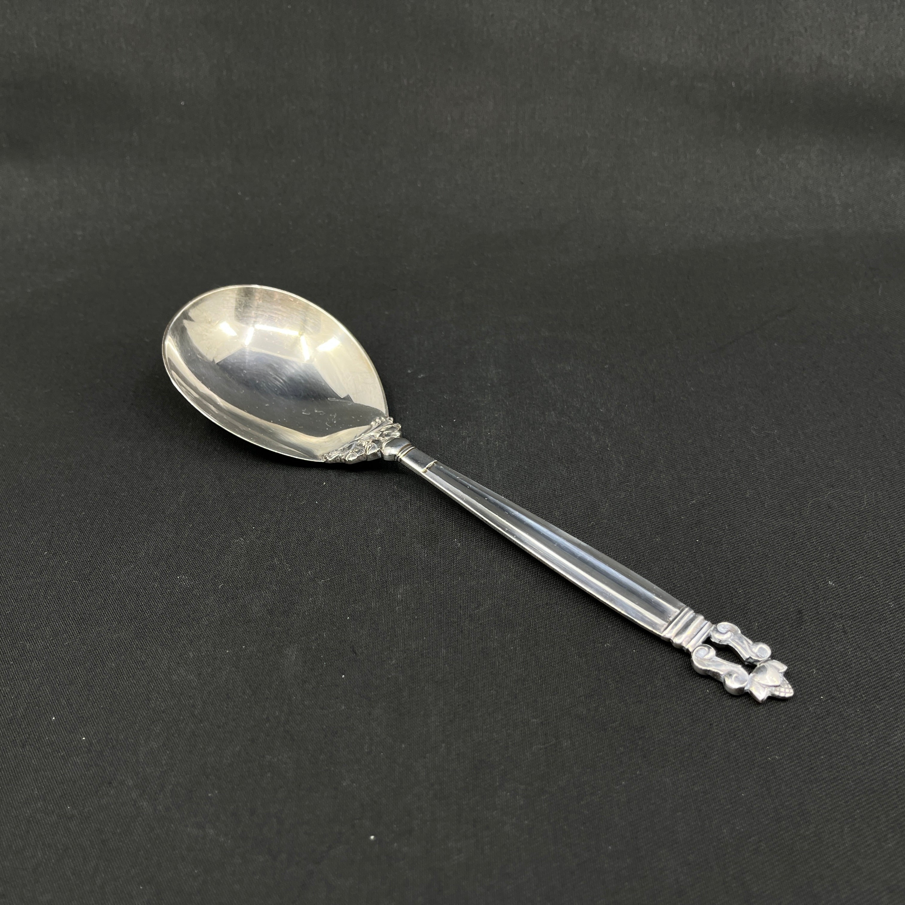 Konge serveringsske, Georg Jensen, 22,5 cm.