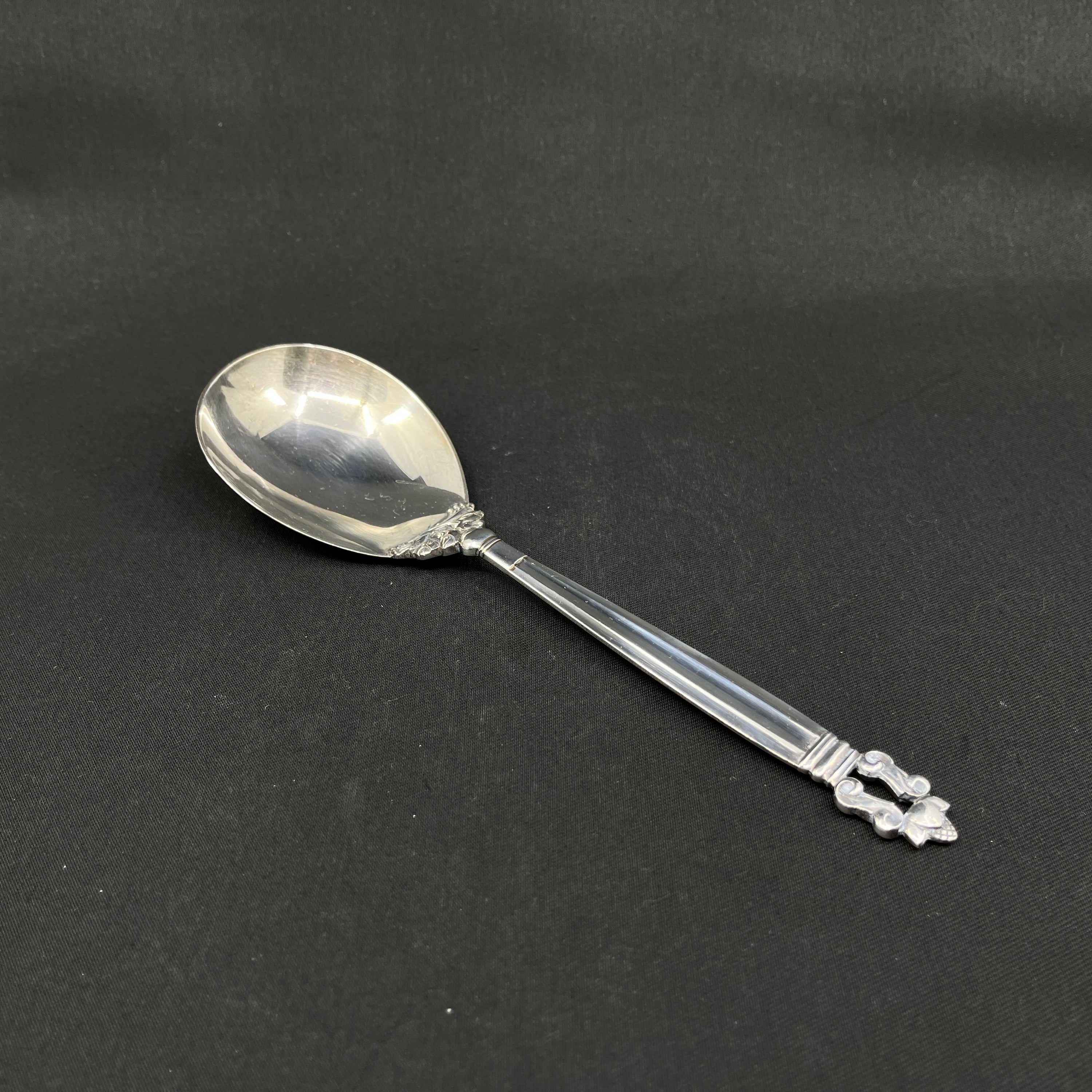 Konge serveringsske, Georg Jensen, 22,5 cm.