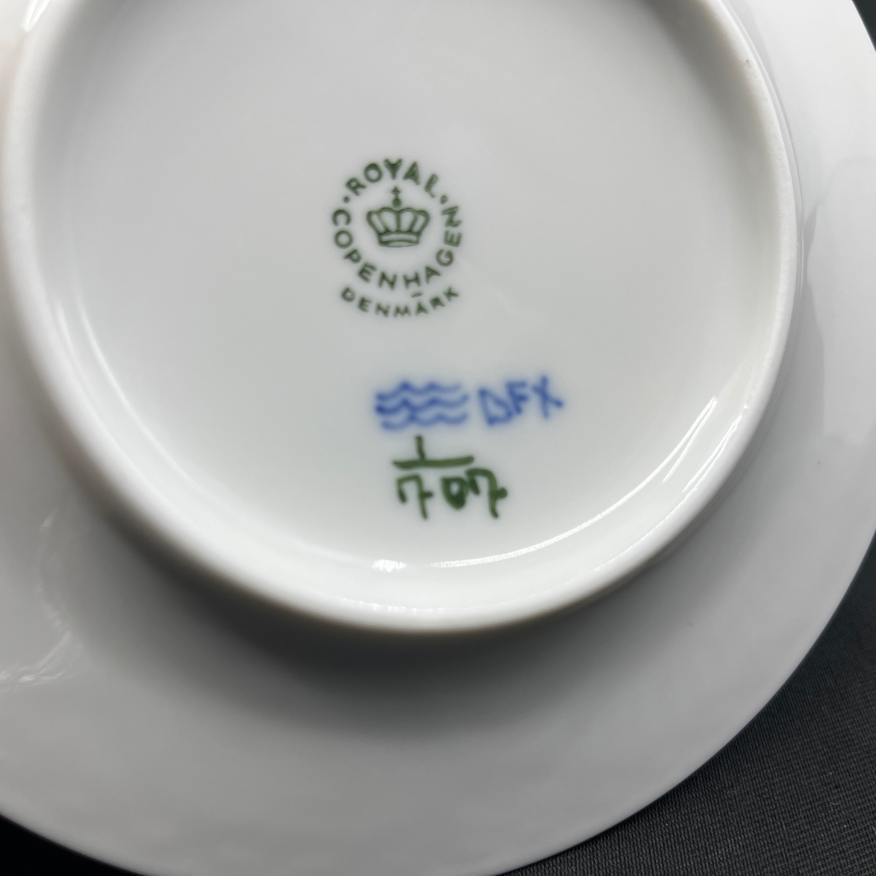 Blue Fluted Half Lace mustard pot, 1/744