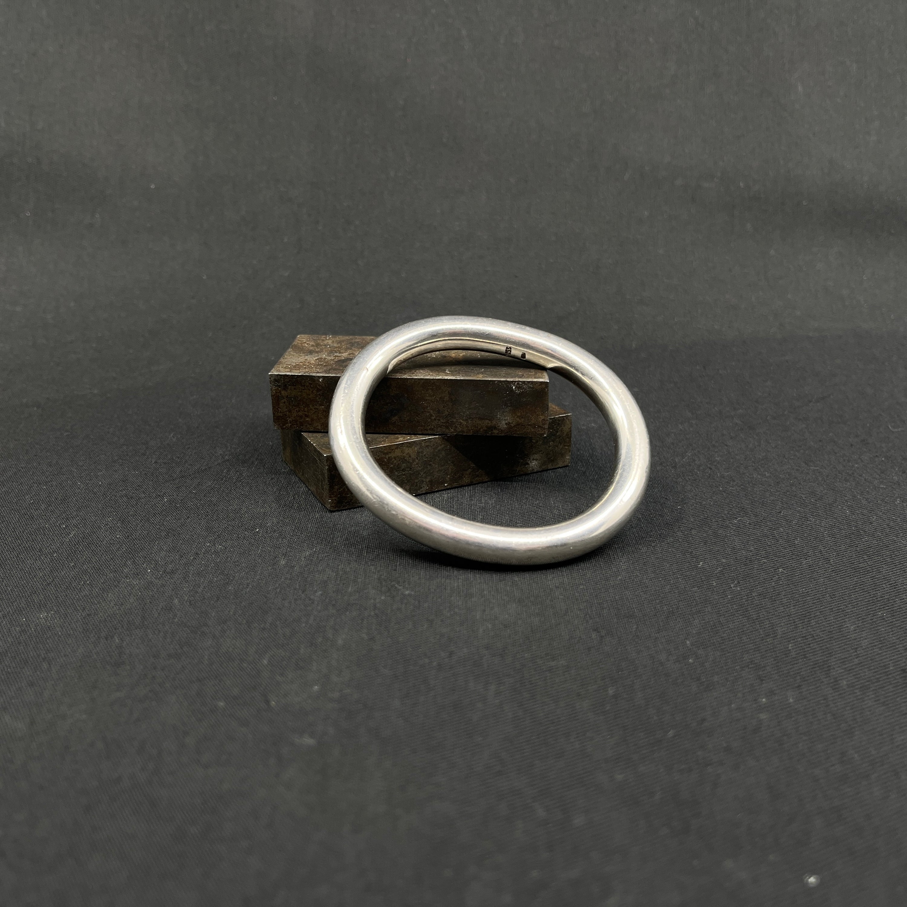 Armring af Ole W. Jacobsen