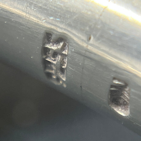 Armring af Ole W. Jacobsen, 7,6x6,6 cm.