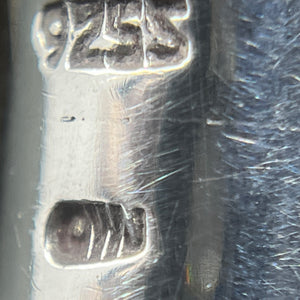 Armring af Ole W. Jacobsen, 7,6x6,6 cm.