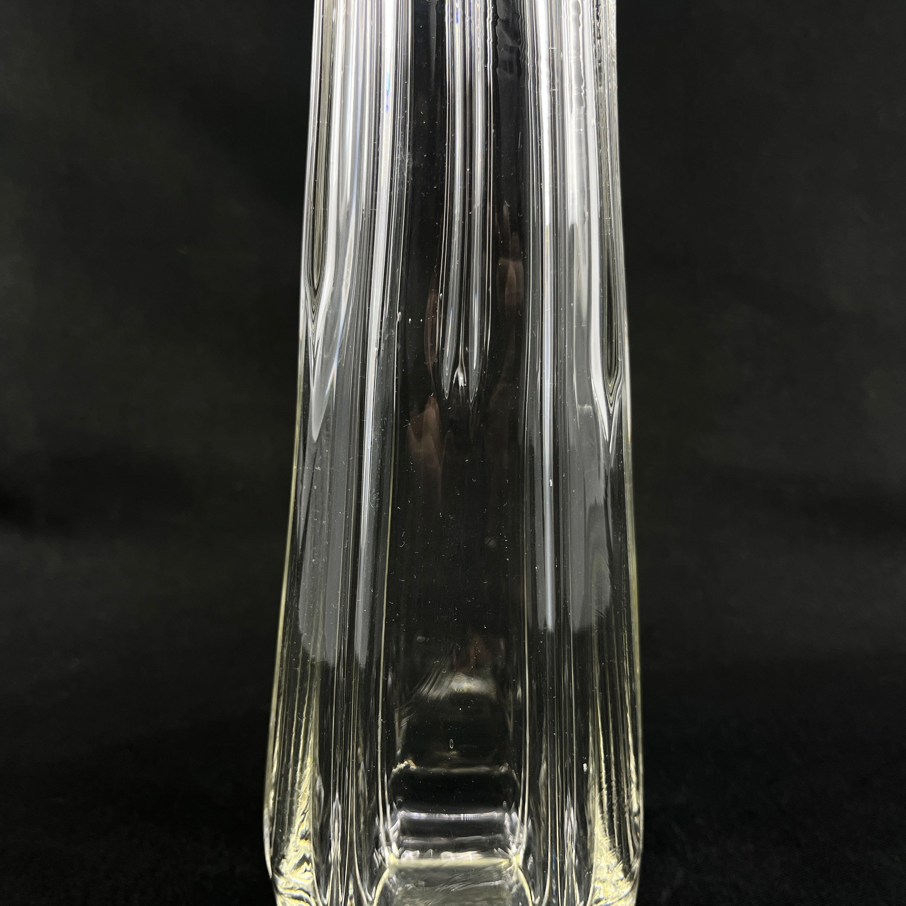 Slank dråbeformet vase fra 1920'erne, 26 cm.