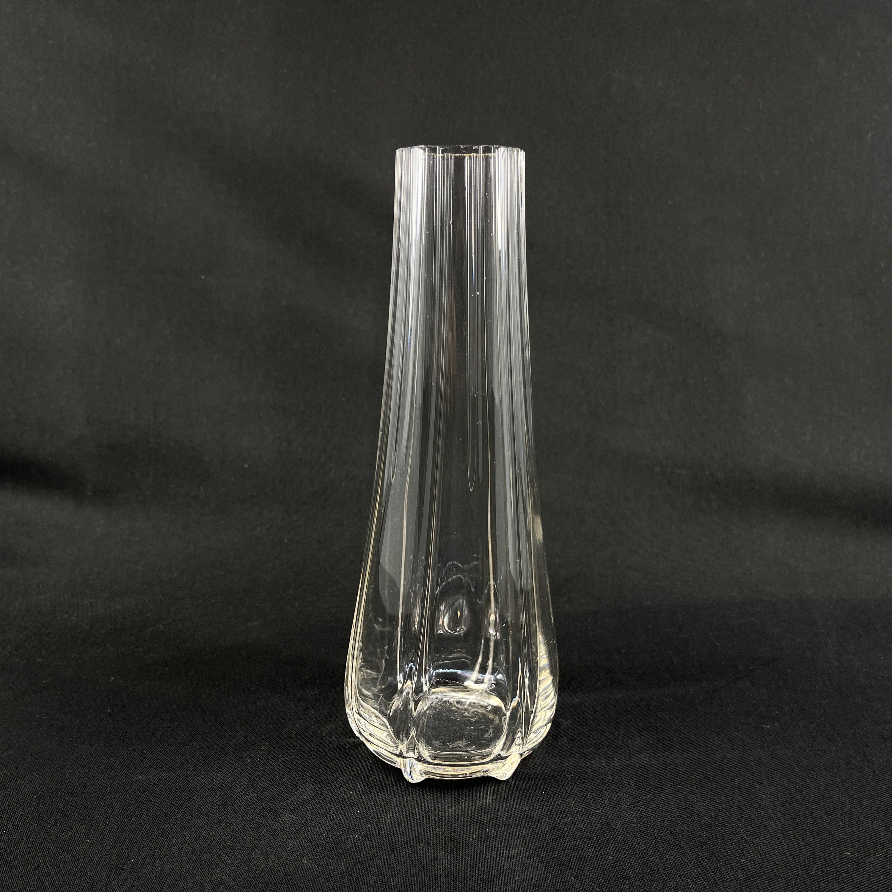 Fine slim vase from the 1920s, 21 cm.