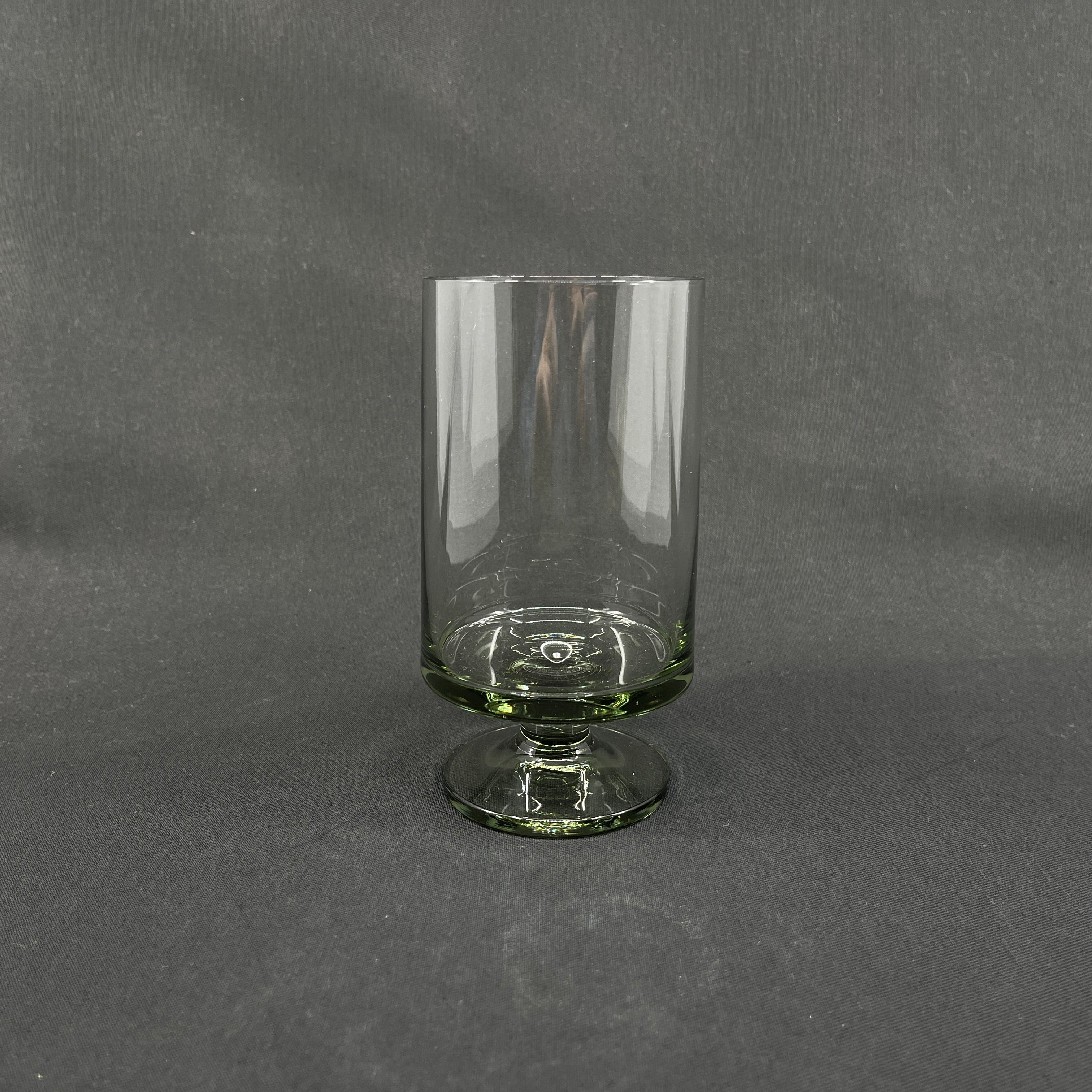 Stub beer glass, smoke