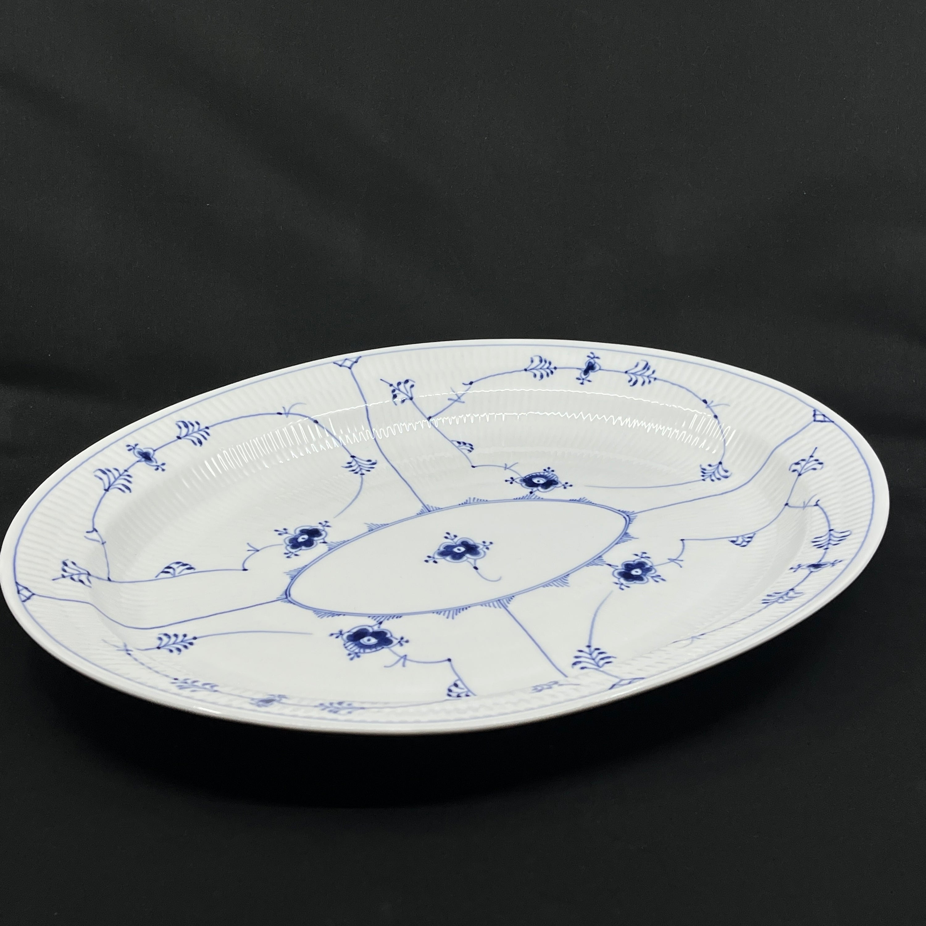 Musselmalet Riflet ovalt fad, 1/101