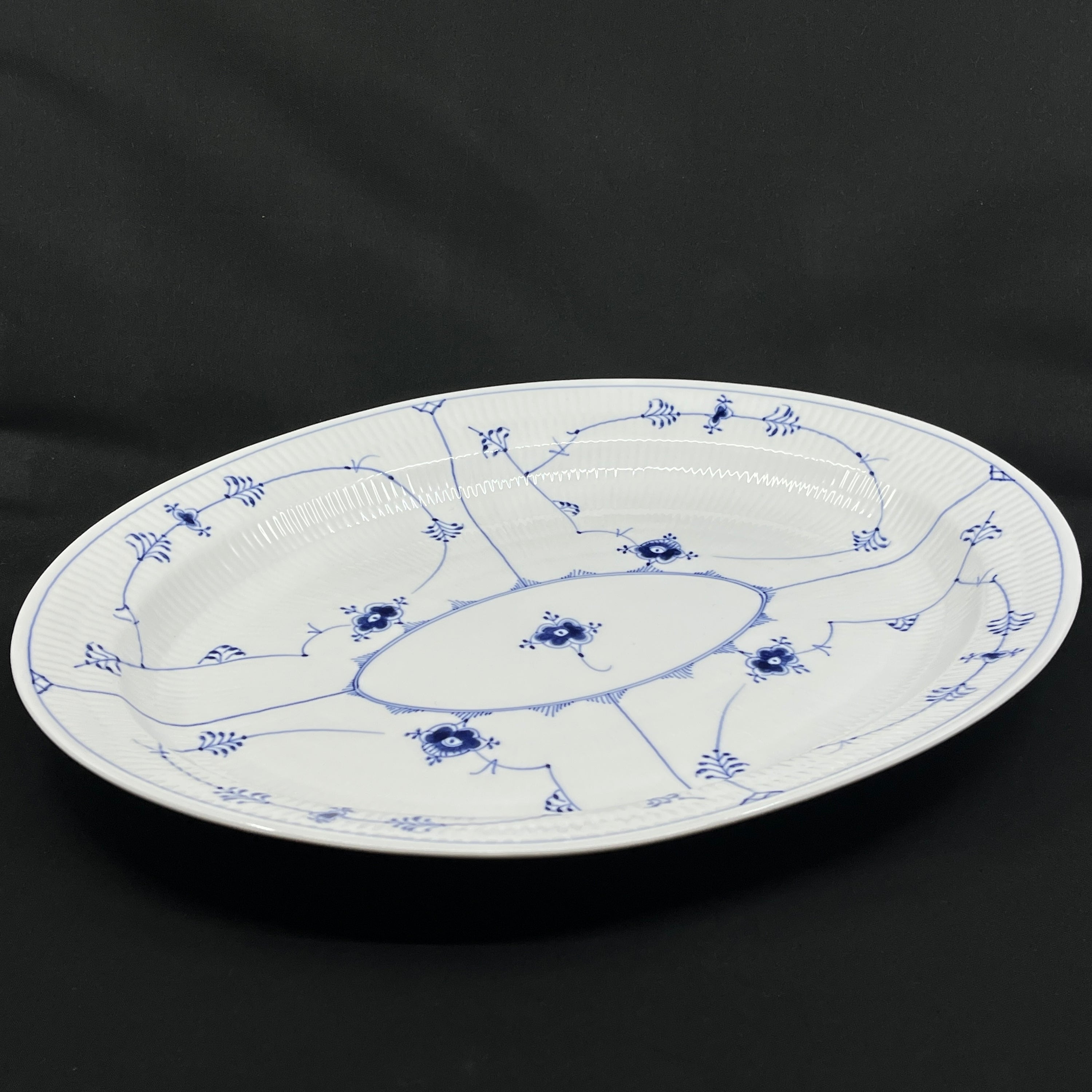 Musselmalet Riflet ovalt fad, 1/101