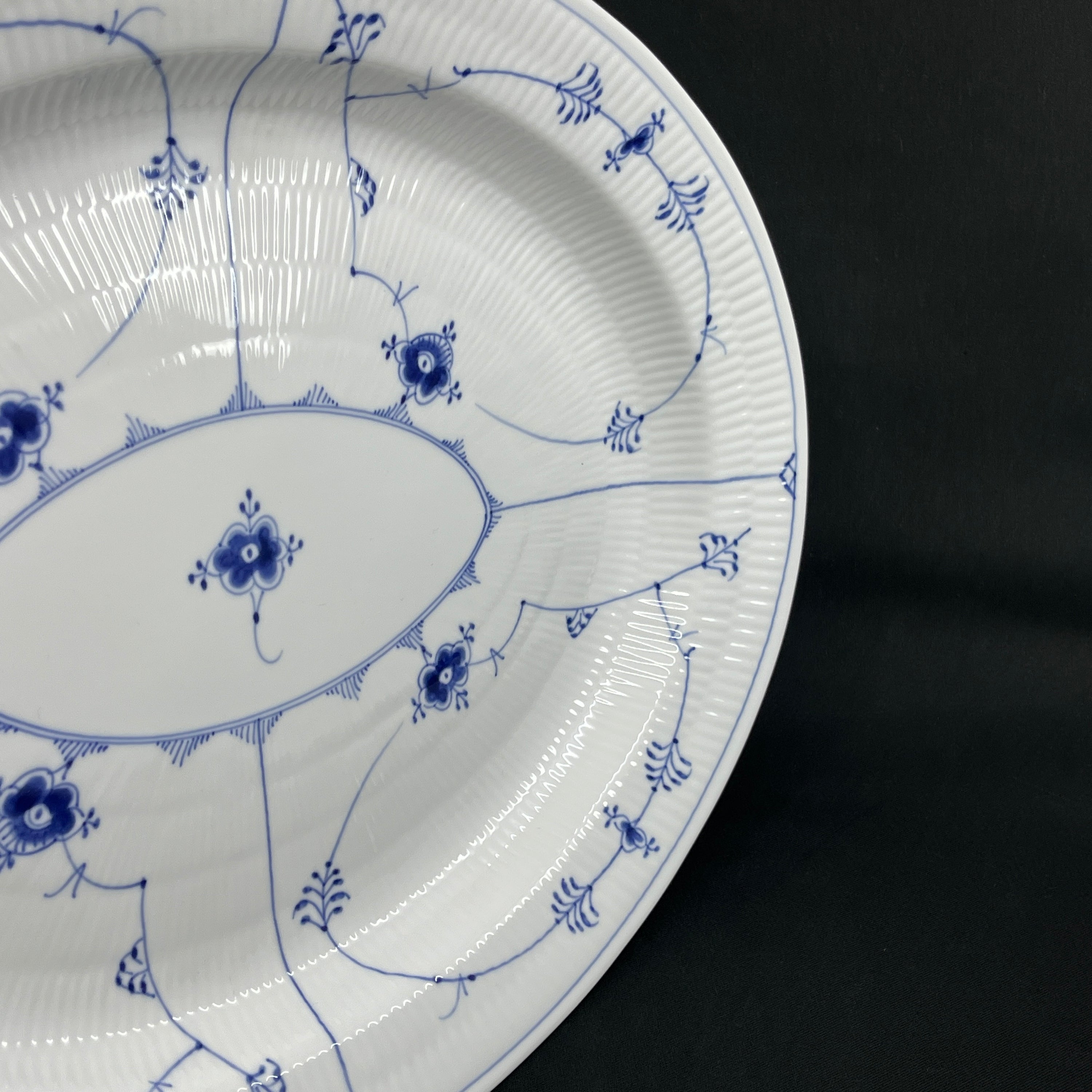 Musselmalet Riflet ovalt fad, 1/101