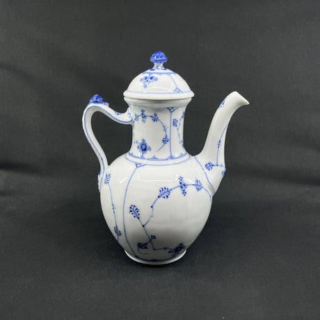 Musselmalet Fluted coffee pot, 1923-1928