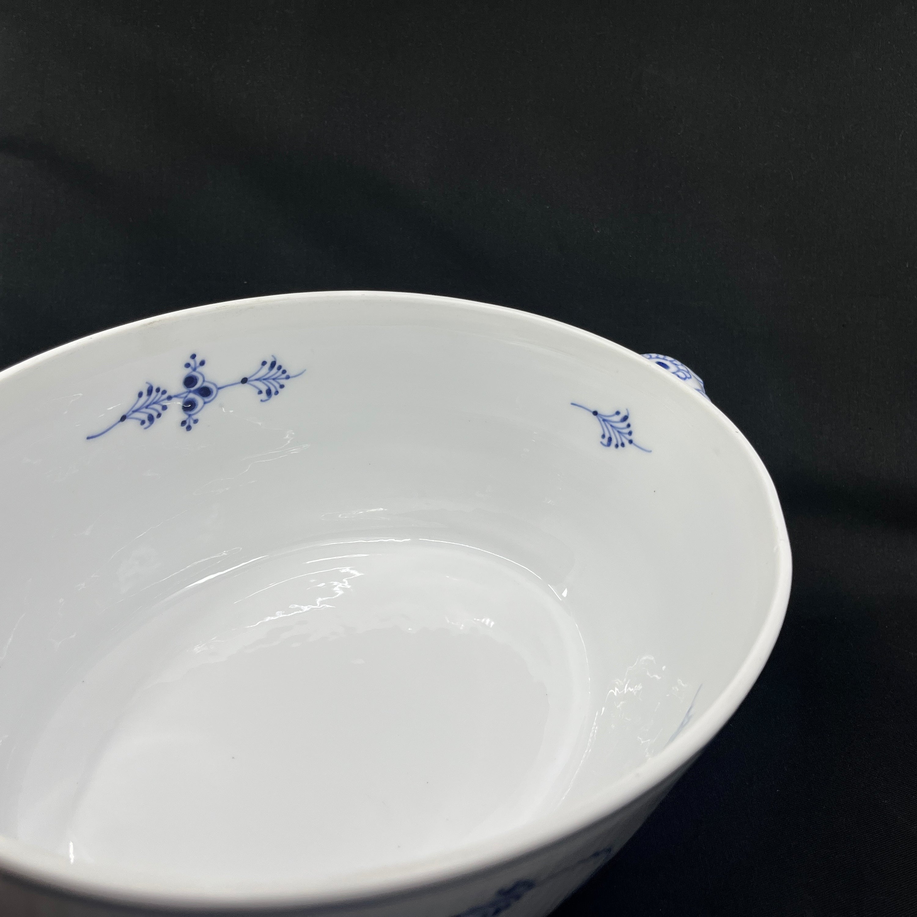 Blue Fluted Plain soup tureen, 1/361