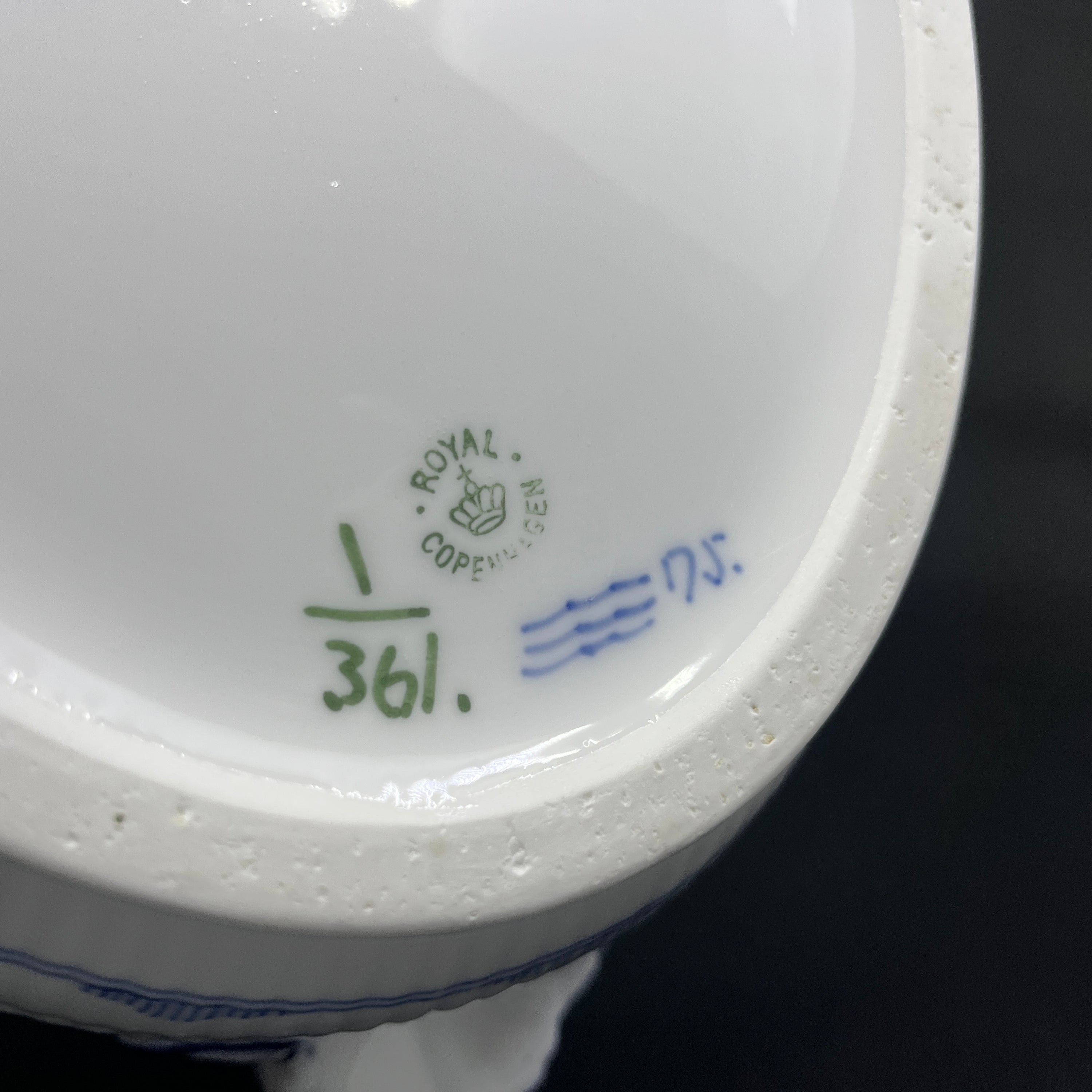 Blue Fluted Plain soup tureen, 1/361