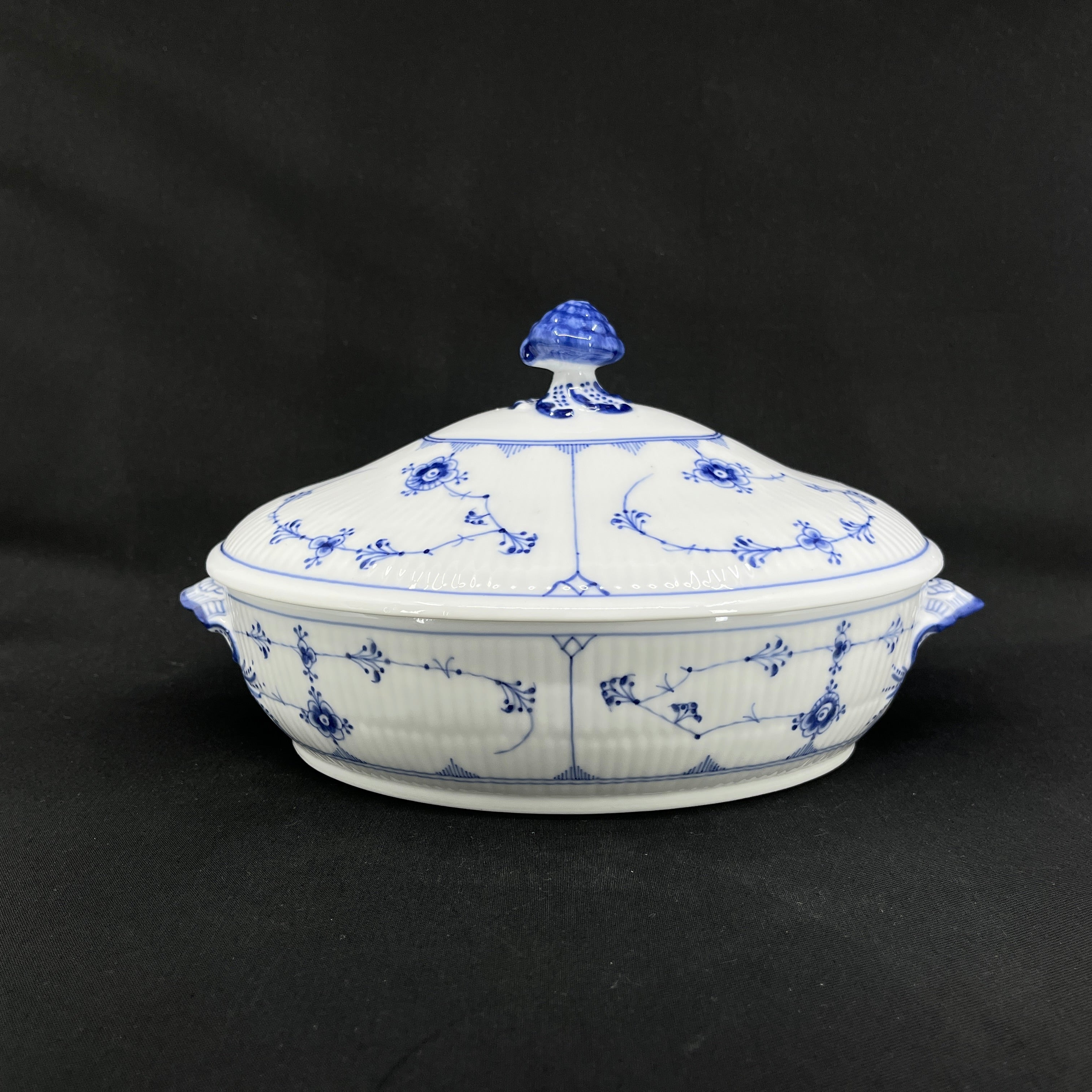 Musselmalet Riflet lågfad, 1. sortering. 1898-1923