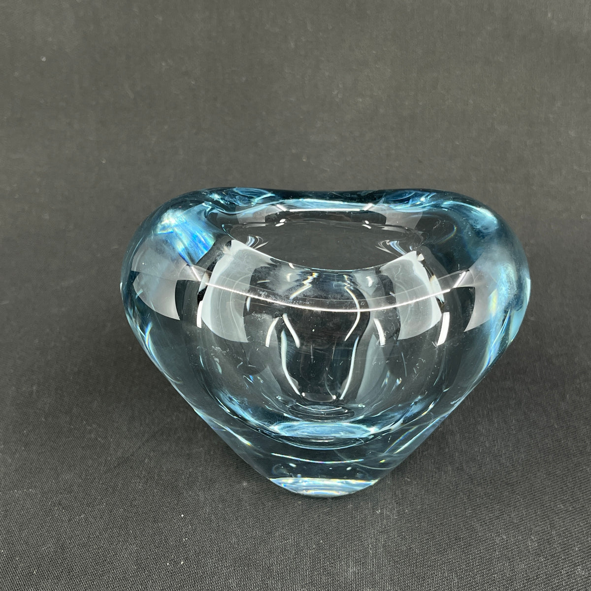 Aqua blue heart vase from Holmegaard, 9 cm.